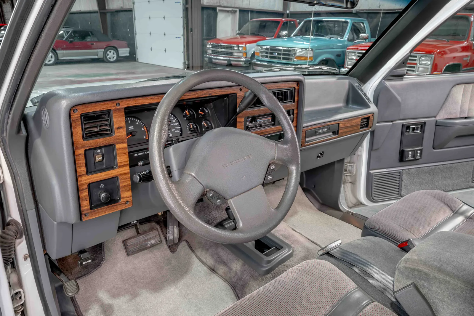 1992-Dodge-Dakota-Bright White Silver Metallic-597743-47.jpg